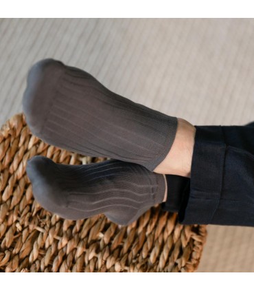 Art.042 AG003 44-46 SZARY